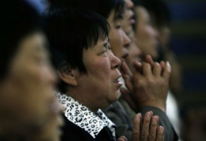 Parem de adorar a Cristo’, gritam policiais para cristãos na China